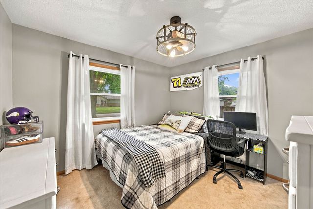 830 SE Bel-Aire Road, Ankeny, IA 50021