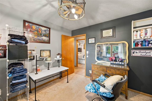 830 SE Bel-Aire Road, Ankeny, IA 50021