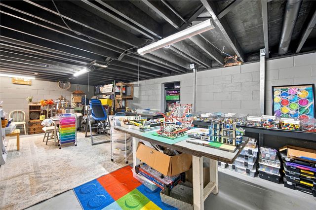 830 SE Bel-Aire Road, Ankeny, IA 50021