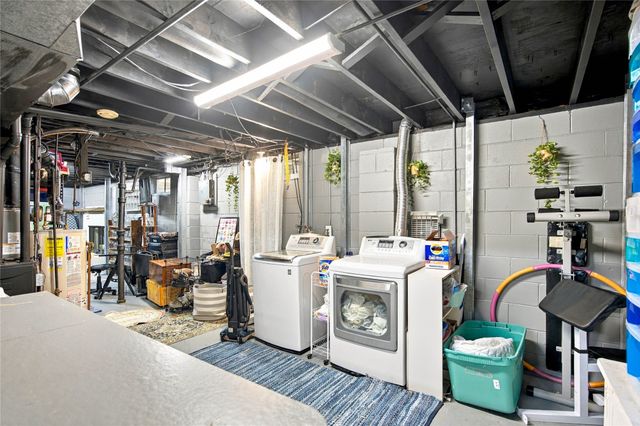 830 SE Bel-Aire Road, Ankeny, IA 50021