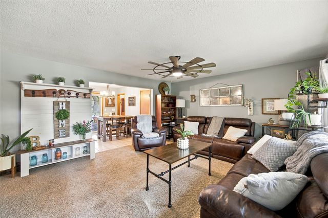 830 SE Bel-Aire Road, Ankeny, IA 50021