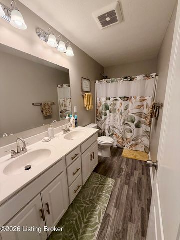 11717 Trottingham Cir, Louisville, KY 40299