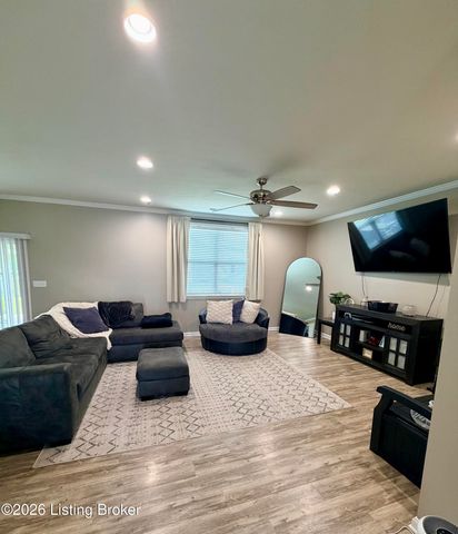 11717 Trottingham Cir, Louisville, KY 40299