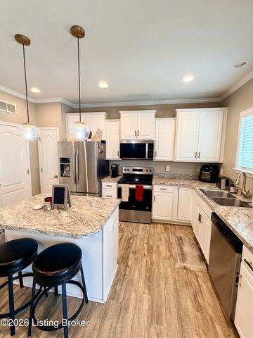 11717 Trottingham Cir, Louisville, KY 40299