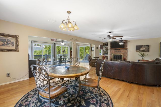 20 Thistle Lane, Kimberling City, MO 65686