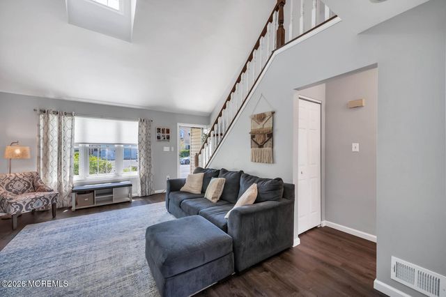 216 Coldspring Court, Franklin, NJ 08873
