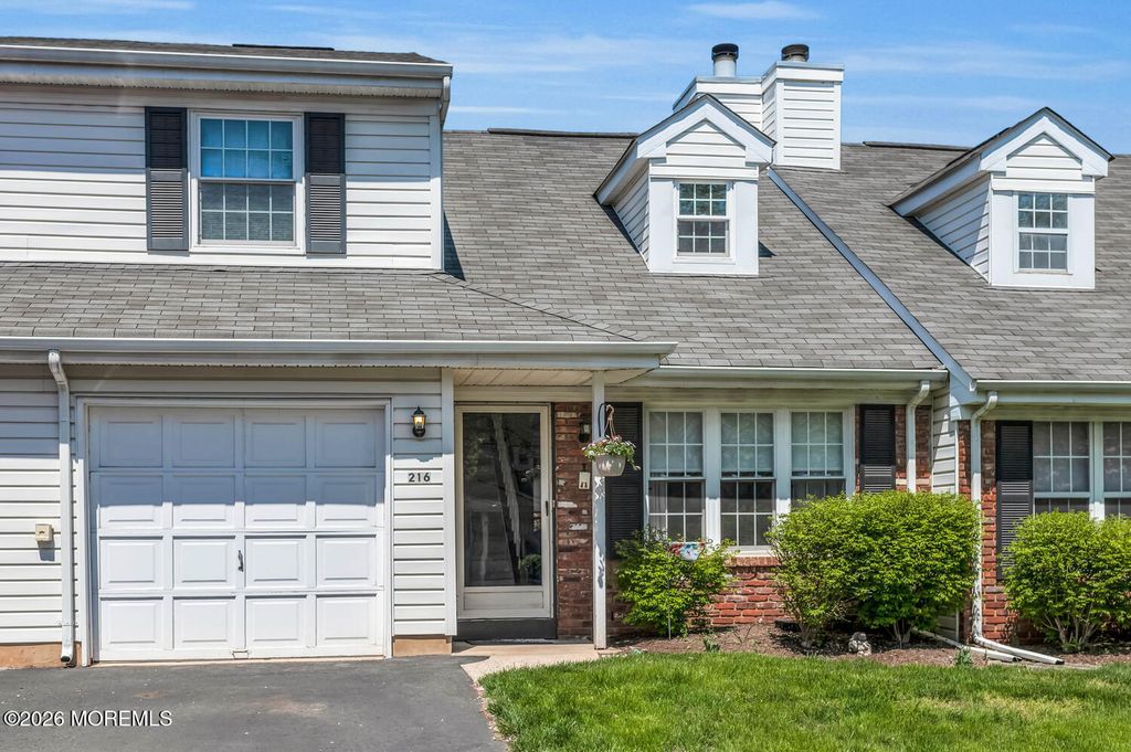 216 Coldspring Court, Franklin, NJ 08873