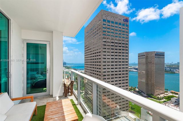 300 S Biscayne Blvd T-2612, Miami, FL 33131