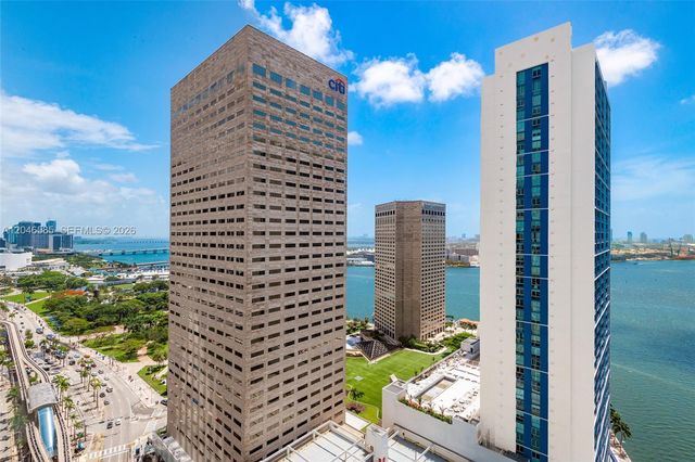 300 S Biscayne Blvd T-2612, Miami, FL 33131