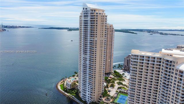 300 S Biscayne Blvd T-2612, Miami, FL 33131