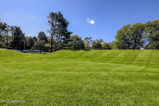 57 Suffolk Way, Marlboro, NJ 07746