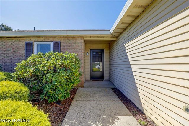 57 Suffolk Way, Marlboro, NJ 07746