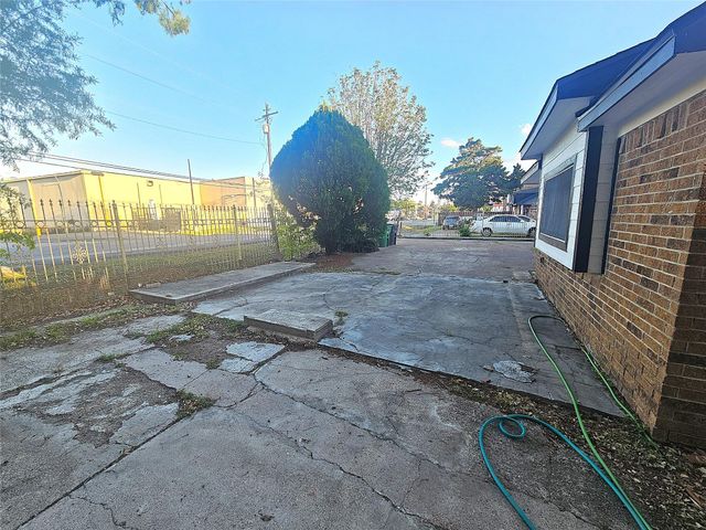 2131 Campbell Road, Houston, TX 77080