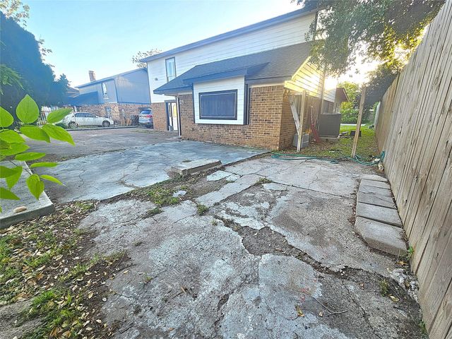 2131 Campbell Road, Houston, TX 77080