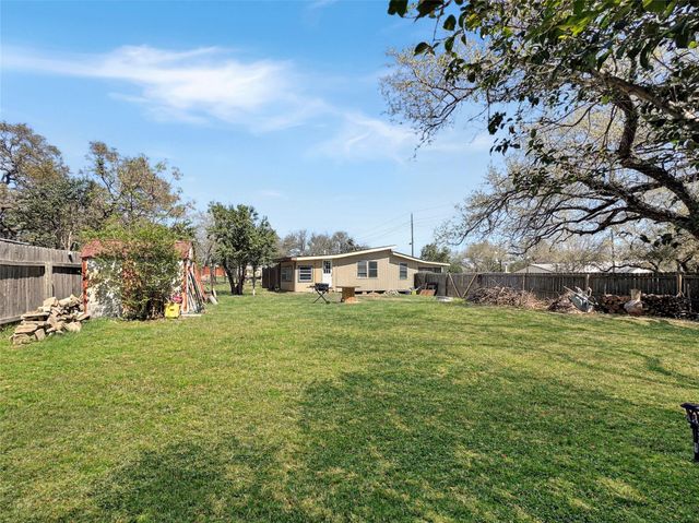 10900 2nd ST, Jonestown, TX 78645