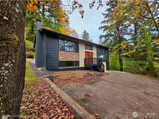2666 Maplewood Drive, Longview, WA 98632