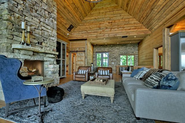 440 Cochise Road, Blue Ridge, GA 30513
