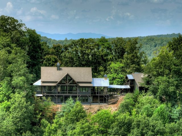 440 Cochise Road, Blue Ridge, GA 30513