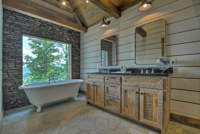 440 Cochise Road, Blue Ridge, GA 30513