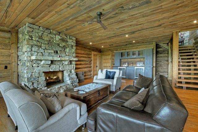 440 Cochise Road, Blue Ridge, GA 30513