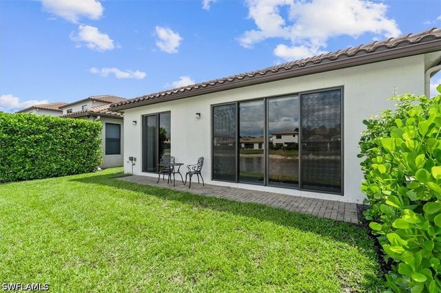 8968 Madrid CIR, Naples, FL 34104