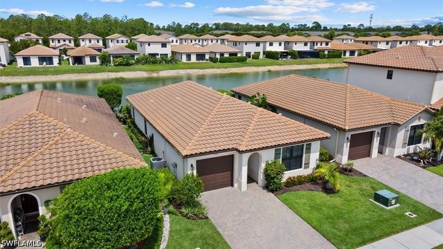 8968 Madrid CIR, Naples, FL 34104