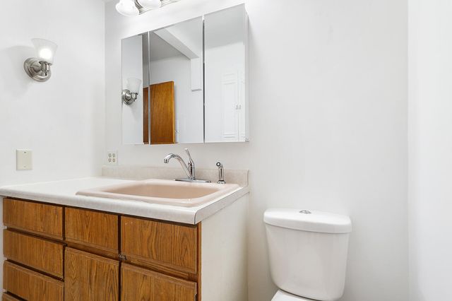 9409 5th Street, Highland, IN 46322