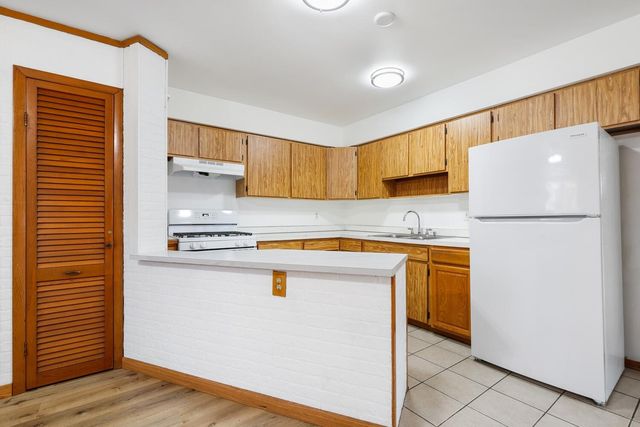 9409 5th Street, Highland, IN 46322