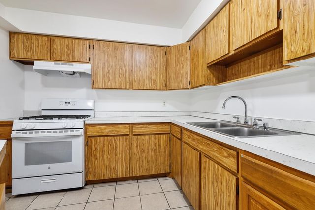 9409 5th Street, Highland, IN 46322