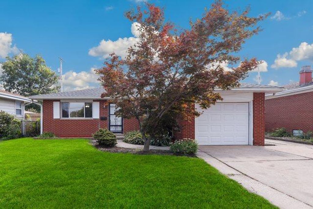 9409 5th Street, Highland, IN 46322