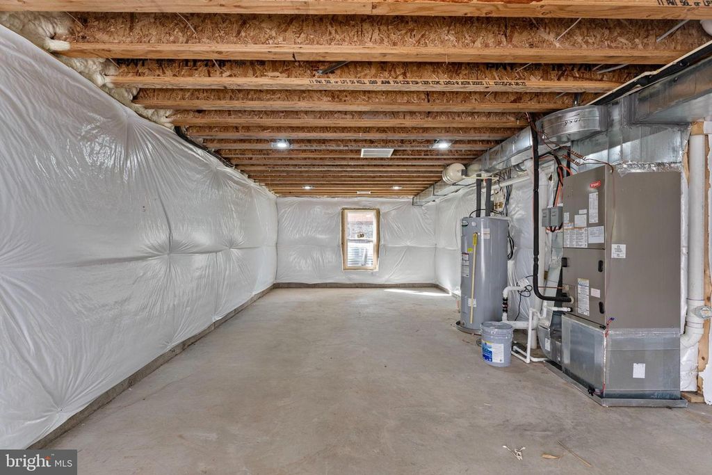 8111 OAK ST, Manassas, VA 20111