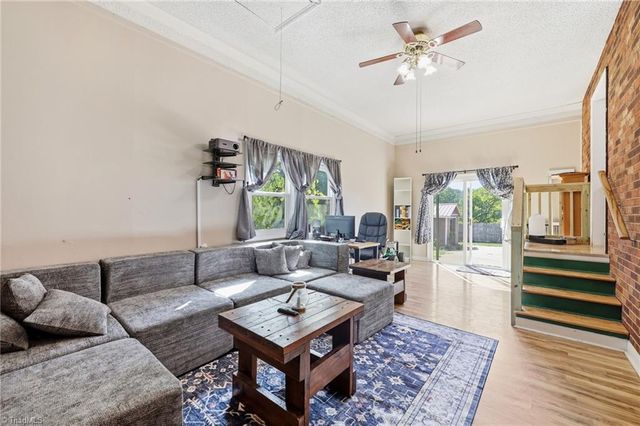 4228 Valley Circle, Thomasville, NC 27360