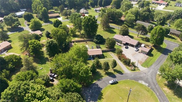4228 Valley Circle, Thomasville, NC 27360