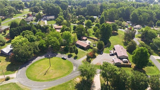 4228 Valley Circle, Thomasville, NC 27360
