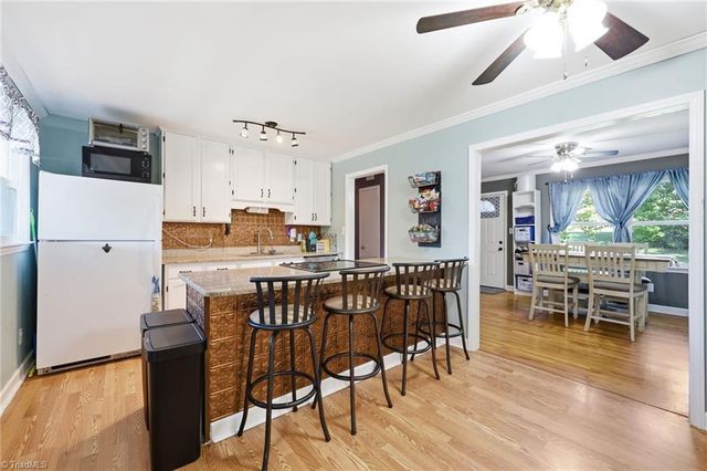 4228 Valley Circle, Thomasville, NC 27360