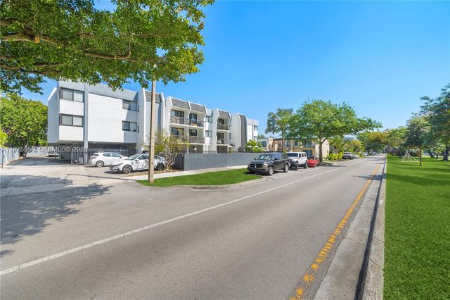 2345 NE 135th St 210, North Miami, FL 33181