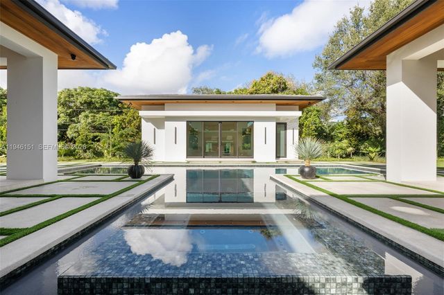 7725 SW 114th St, Pinecrest, FL 33156