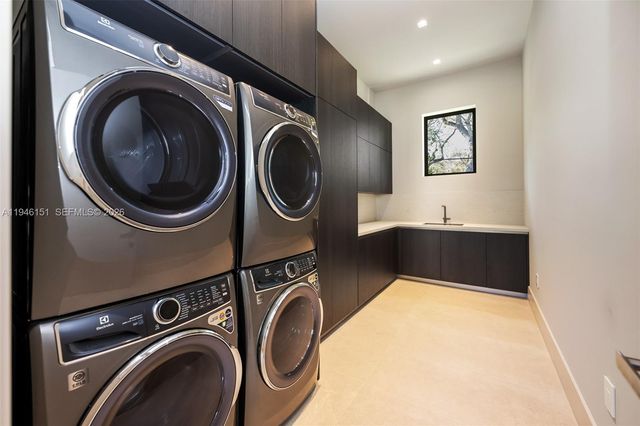 7725 SW 114th St, Pinecrest, FL 33156