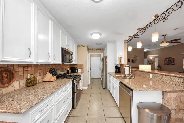 33 Clara Barton Lane, Galveston, TX 77551