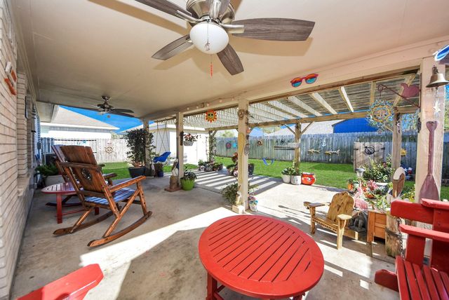 33 Clara Barton Lane, Galveston, TX 77551