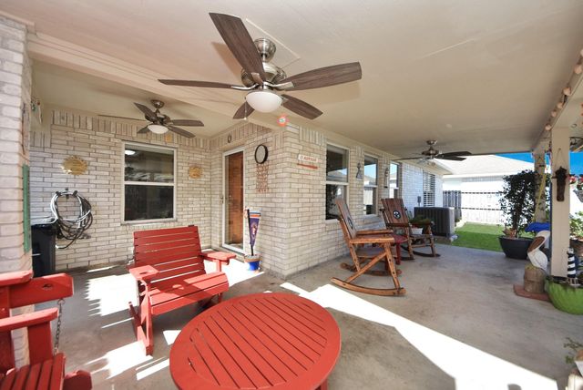 33 Clara Barton Lane, Galveston, TX 77551