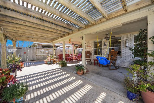 33 Clara Barton Lane, Galveston, TX 77551