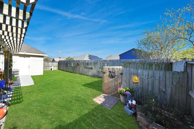33 Clara Barton Lane, Galveston, TX 77551