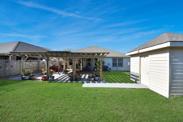33 Clara Barton Lane, Galveston, TX 77551