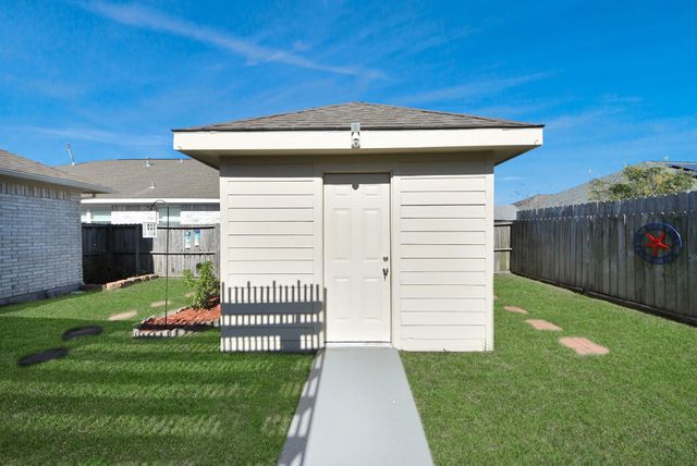 33 Clara Barton Lane, Galveston, TX 77551