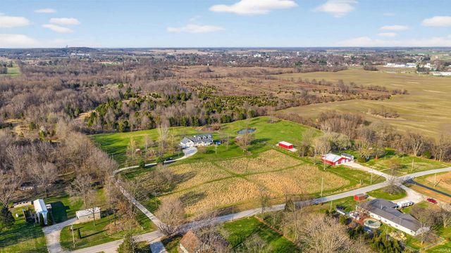566 W Co Rd 600 N, Orleans, IN 47452