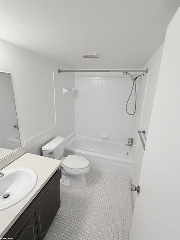 18765 Eastland Street Unit 8, Roseville, MI 48066