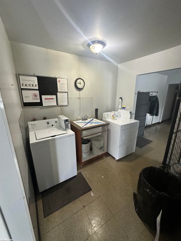 18765 Eastland Street Unit 8, Roseville, MI 48066