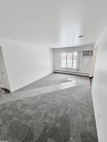 18765 Eastland Street Unit 8, Roseville, MI 48066