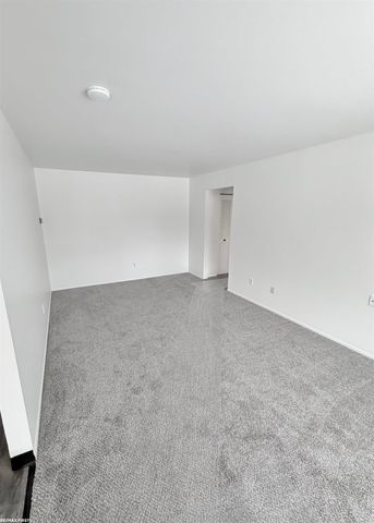 18765 Eastland Street Unit 8, Roseville, MI 48066